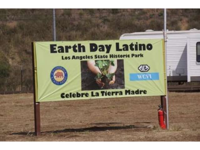EARTH DAY LATINO