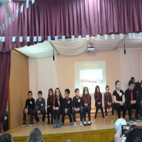 ΟΙ ΜΑΘΗΤΕΣ ΤΗΣ Ε΄ ΤΑΞΗΣ ΤΙΜΟΥΝ ΤΗΝ ΕΠΕΤΕΙΟ ΤΟΥ ΠΟΛΥΤΕΧΝΕΙΟΥ