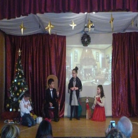 "ΚΑΡΥΟΘΡΑΥΣΤΗΣ¨ ΧΡΙΣΤΟΥΓΕΝΝΙΑΤΙΚΗ ΘΕΑΤΡΙΚΗ ΠΑΡΑΣΤΑΣΗ ΤΩΝ ΜΑΘΗΤΩΝ ΤΗΣ Β΄ ΤΑΞΗΣ