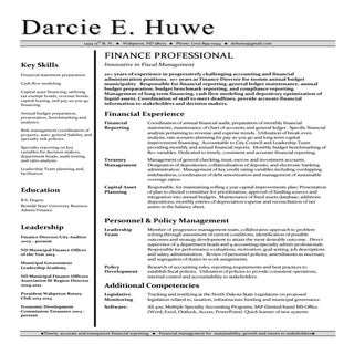 Darcie Huwe Financial Analyst Resum...