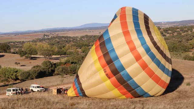 Balões de ar quente move instituições de solidariedade