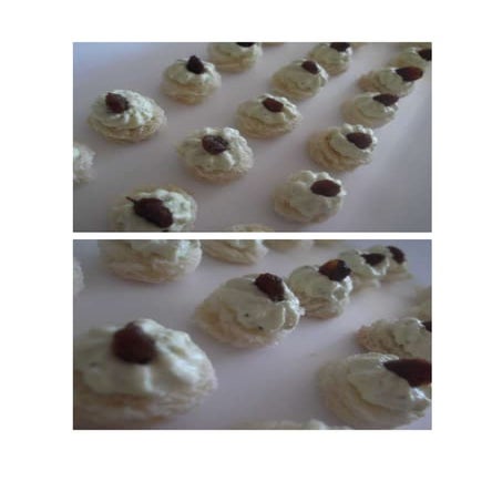 Canape de ricota com uva passas