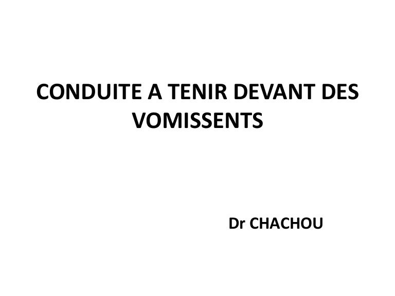 Cat Devant Des Vomissents