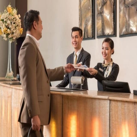 Staff etiquette & manners in hospitality | PPT