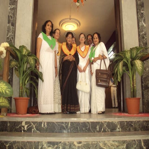 Gana Saraswati Kishoritai Amonkar with sndtwu team at the 64th annual convocation 9 1-2015
