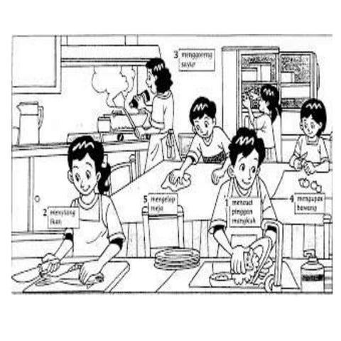 Puput Palipuring Tyas sedang memasak di dapur rumahnya