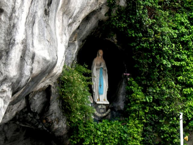 La virgen de Lourdes