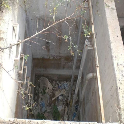 Abandono institucional de la estación depuradora de aguas residuales en Corralejo