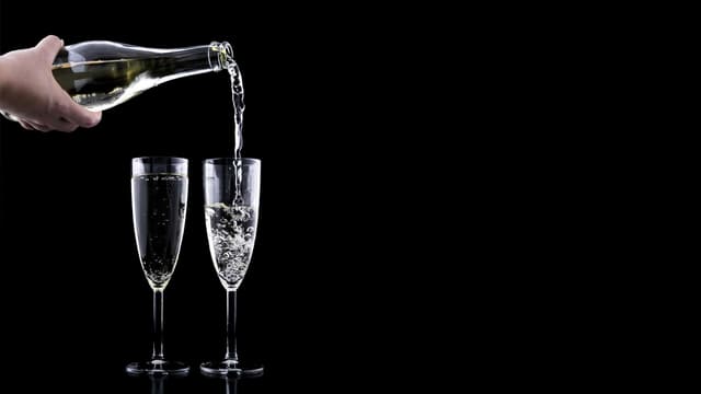 Pour The Champagne Widescreen