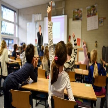 PRIVATIZACIJA, ŠKOLSTVO I DRUŠTVENE VREDNOSTI.pptx