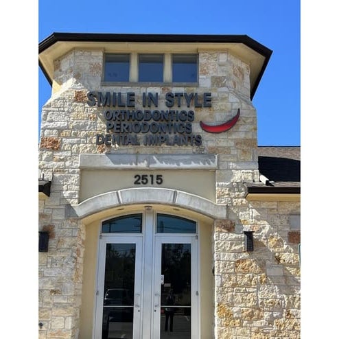 Storefront Smile in Style Cedar Park.pdf