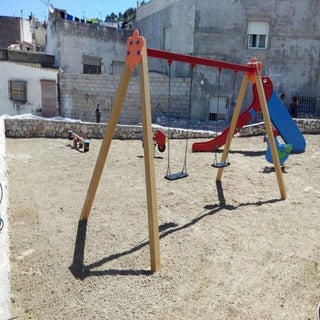 Treballs finals parc del carrer Mun...