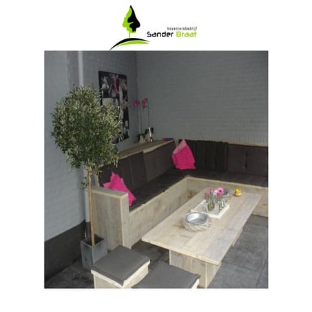 Natuurstenen terras inclusief strakke vijver...