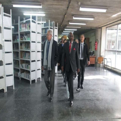 Visite du premier ministre tchadien à l'université d'Alger 2