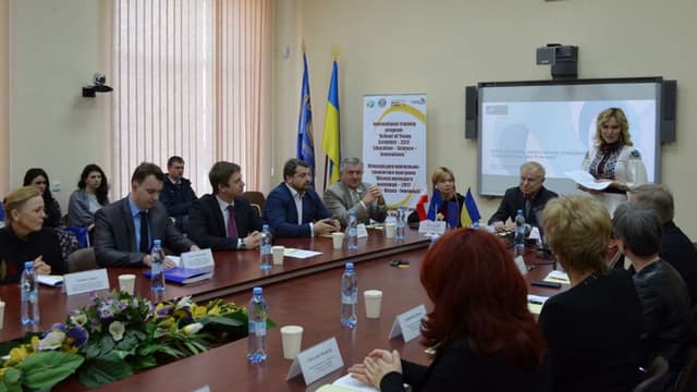 Перша Міжнародна навчально-тренінгова програма «Школа молодого науковця-2017 «Освіта–Наука–Інновації»